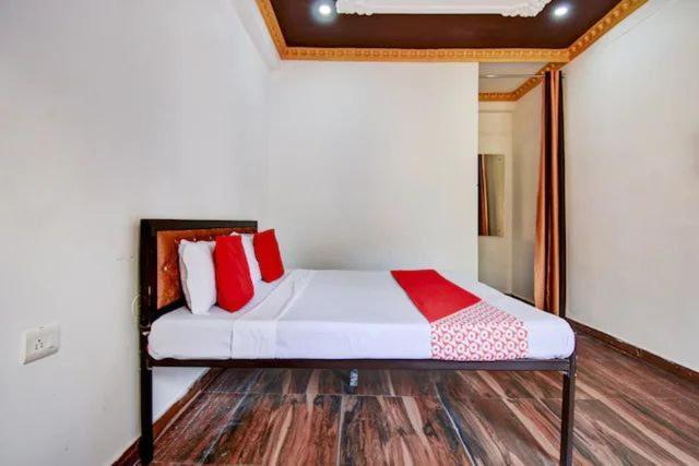 ホテル Hill Stone Mussorie ムスーリー エクステリア 写真